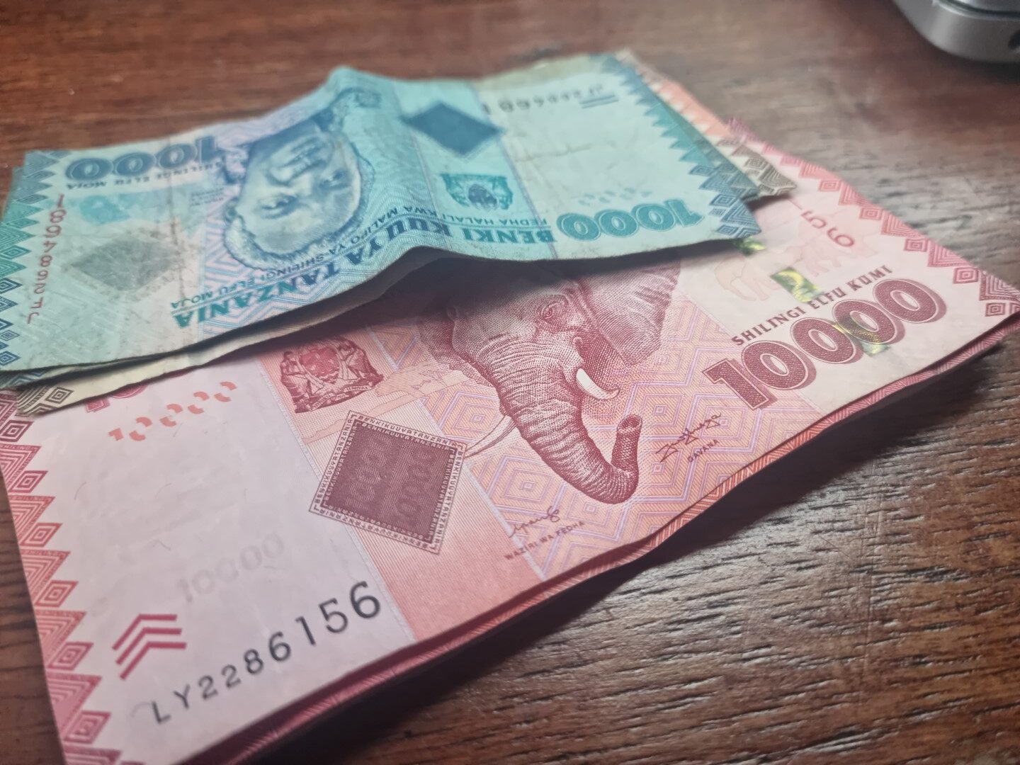 Bargeld und bezahlen in Tanzania