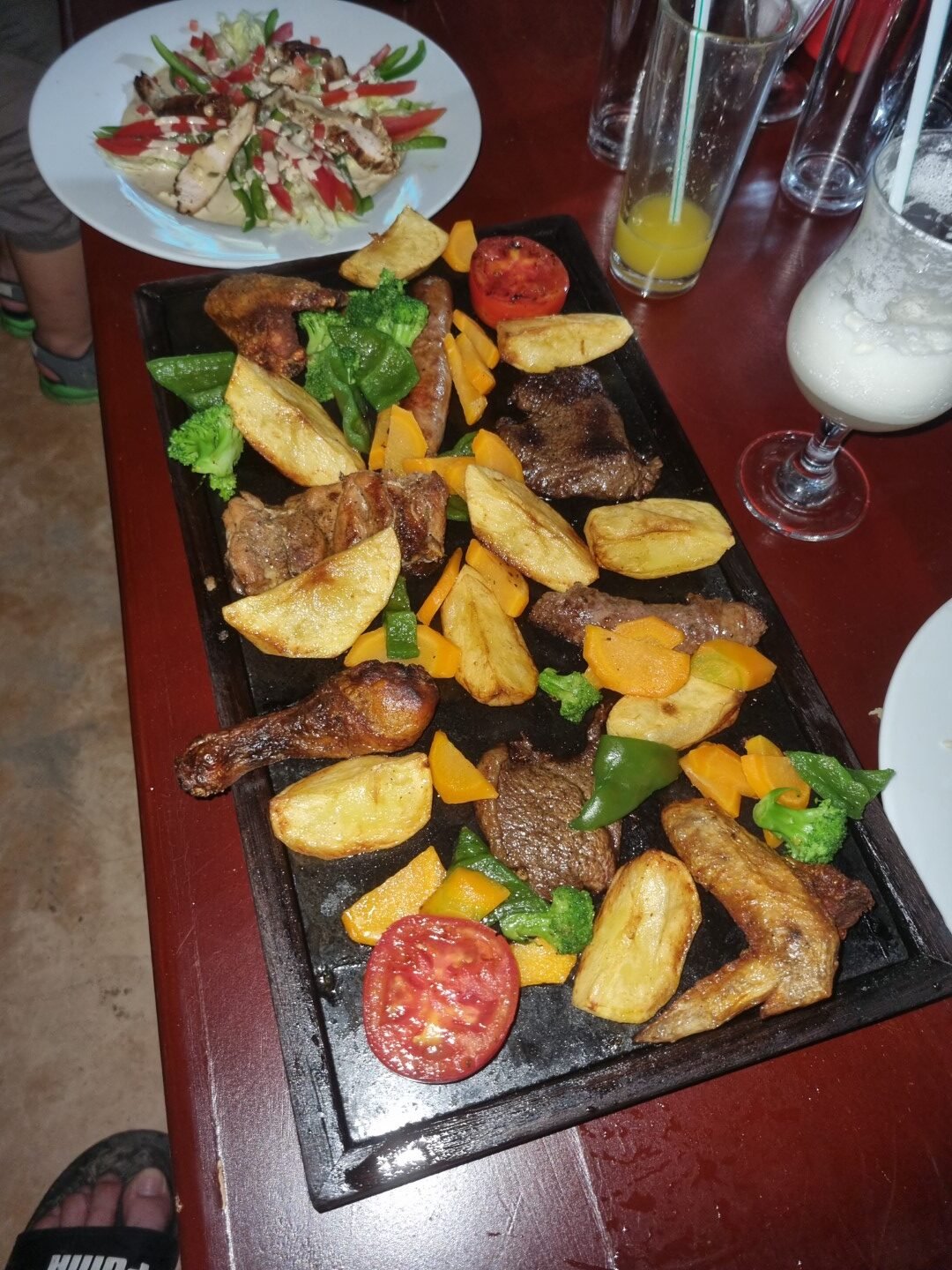 Tanzania: Restaurant oder Bar? (Zwischenbericht)